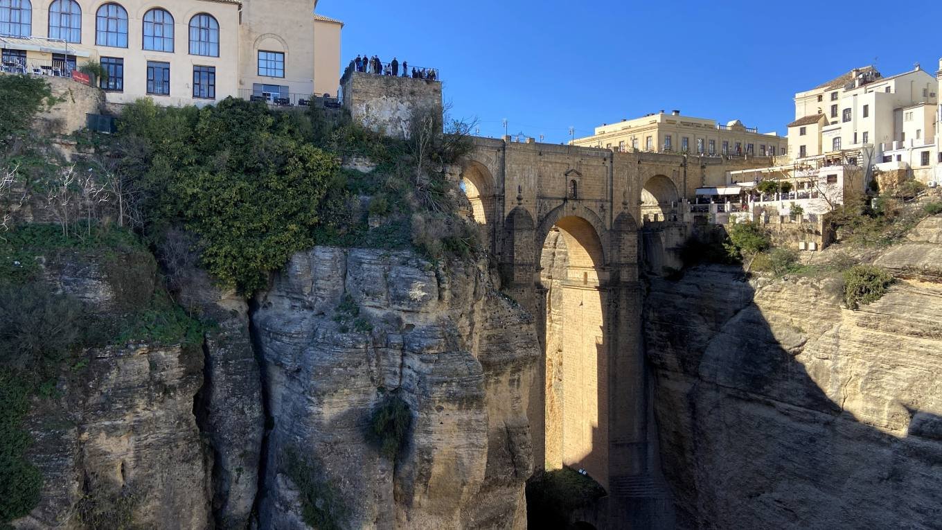 Ronda miestas Ispanijoje - Naujasis tiltas - Paukštelis keliauja