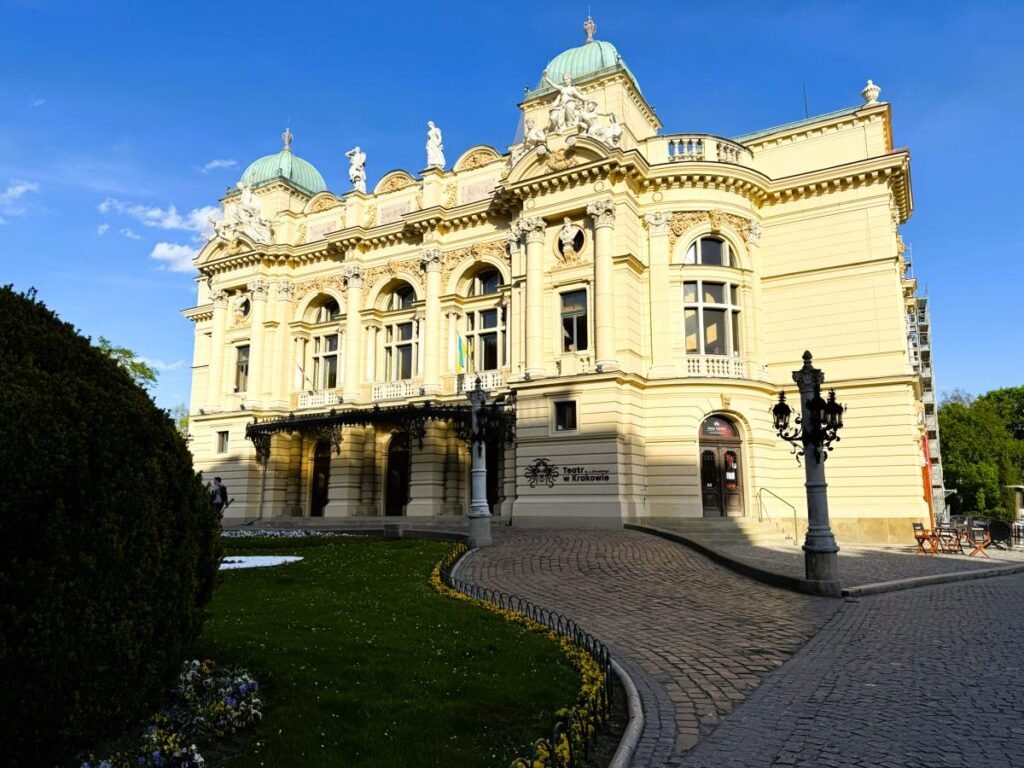 Julijaus Slovackio teatras